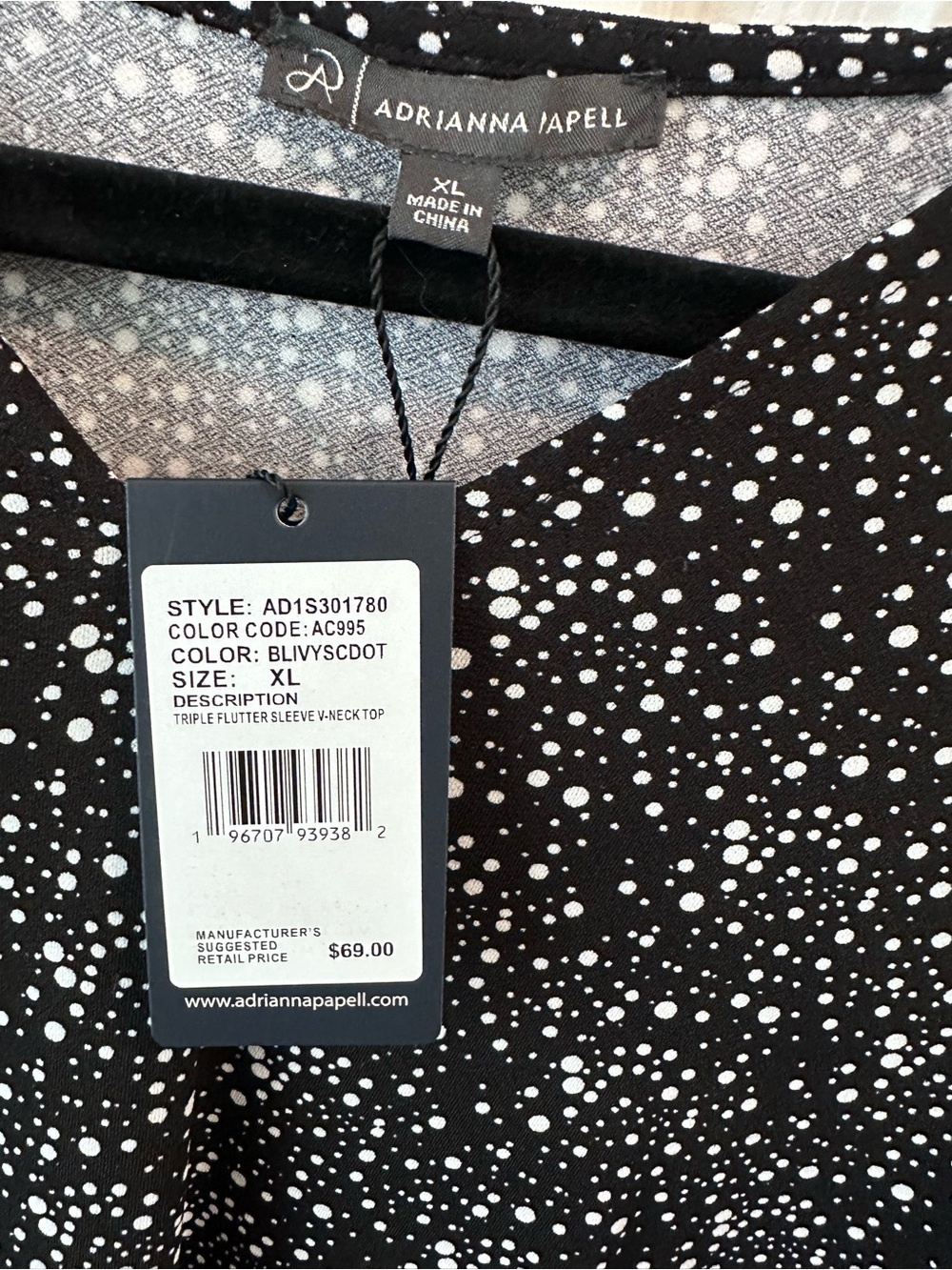 Adrianna Papell Black and White Speckled V-Neck Blouse - Picture 4 of 4